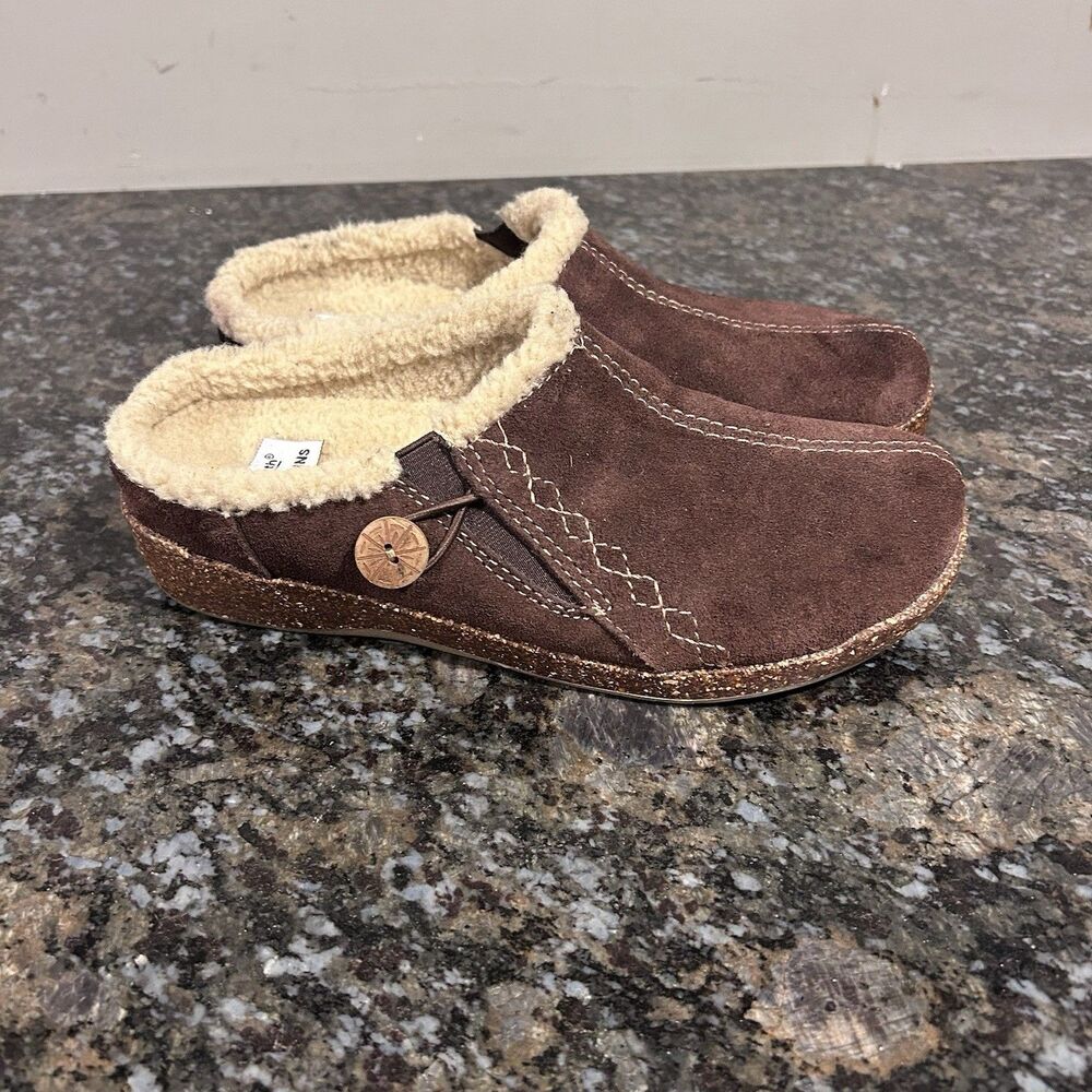 Earth Origins Aurora Johanna Clogs Womens 7.5  Brown Suede Shoes Slip On Mule